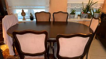 Uitschuifbare eettafel + 6 stoelen klassieke stijl beschikbaar voor biedingen