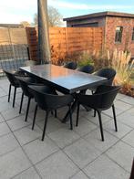 8 tuinstoelen, Enlèvement