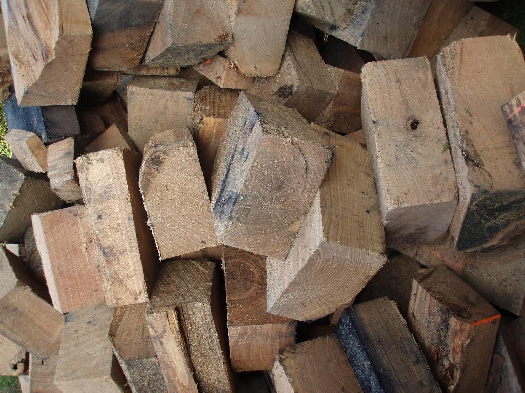 BOIS DE CHAUFFAGE - Chutes de traverses, Jardin & Terrasse, Bois de chauffage, 6 m³ ou plus, Envoi, Chêne, Bûches