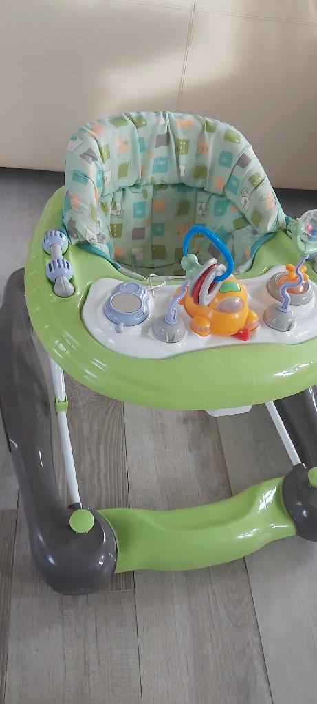 loopstoel/schommelstoel, Kinderen en Baby's, Speelgoed | Babyspeelgoed, Gebruikt, Babygym, Met licht, Met geluid, Met wieltjes