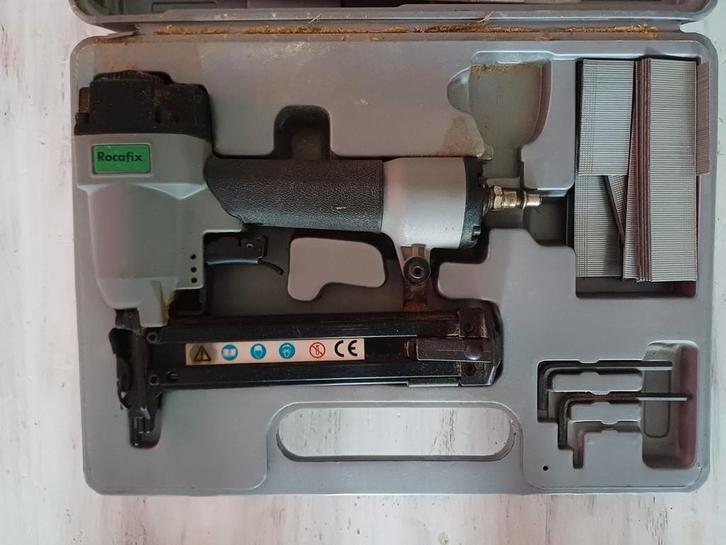 Cloueuse pneumatique, Vélos & Vélomoteurs, Accessoires vélo | Outils de vélo, Comme neuf, Enlèvement