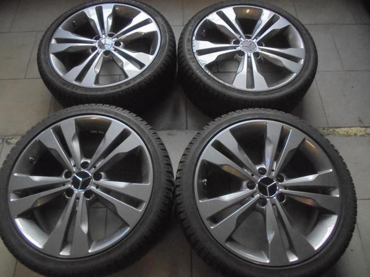 Winterset mercedes 18inch velgen A klasse Cla B klasse Vito, Auto-onderdelen, Banden en Velgen, Banden en Velgen, Winterbanden
