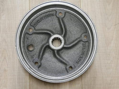Remtrommel achterzijde VW Bus T2, 1968 tot 1970., Auto-onderdelen, Remmen en Aandrijving, Oldtimer onderdelen, Volkswagen, Nieuw