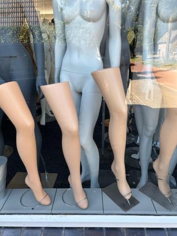 kousen benen / kousen display / benen op standaard / etalage, Enlèvement ou Envoi