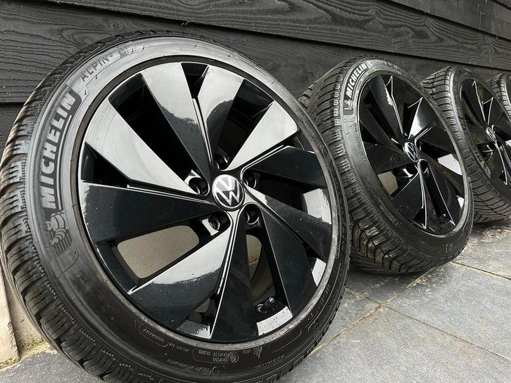 17” INCH WINTERSET GOLF 8 ZWART SCHADEVRIJ ORIGINEEL 5X112, Auto-onderdelen, Banden en Velgen, Band(en), Ophalen of Verzenden
