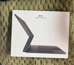 Apple Magic Keyboard 12.9, Computers en Software, Ophalen, Azerty, Zo goed als nieuw, Apple