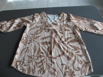licht bruin gebloemde dames blouse beschikbaar voor biedingen