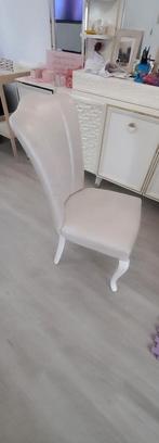 4 stoel wit en tafel van istibal voor maar 60 euro, Huis en Inrichting, Tafels | Eettafels, Ophalen, Gebruikt