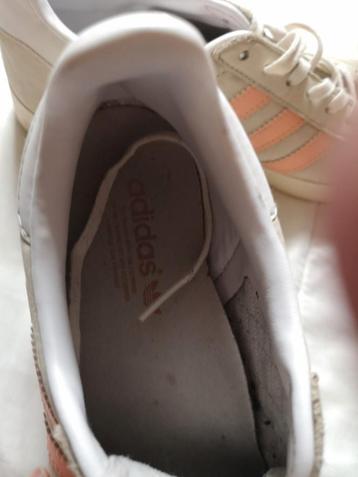 Sneakers Adidas  beschikbaar voor biedingen