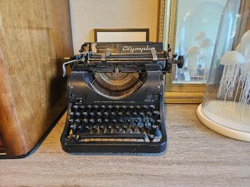 Olympia typemachine beschikbaar voor biedingen