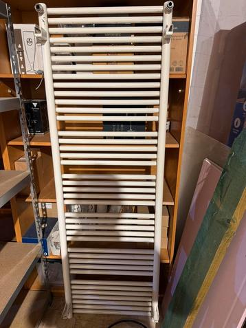 Buizenradiator beschikbaar voor biedingen