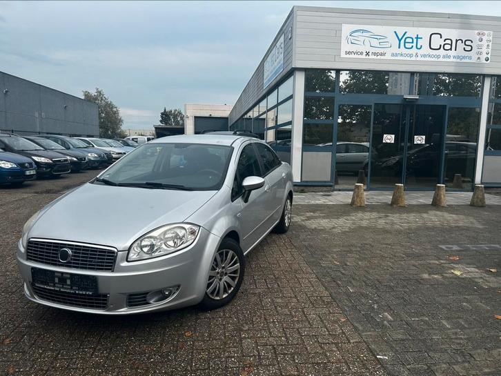 Fiat punto sedan benzine gekeurd garantie, Auto's, Fiat, Bedrijf, Te koop, Punto, ABS, Benzine, Euro 4, Stadsauto, 4 deurs, Handgeschakeld