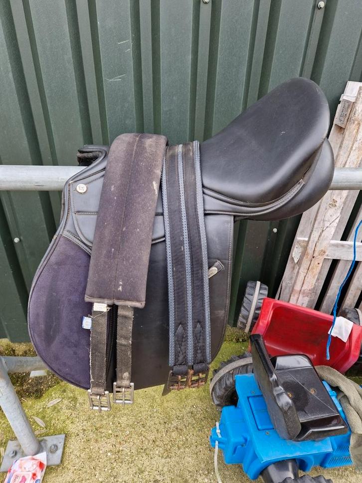 zgan Erik Thomas springzadel 17,5 inch, Dieren en Toebehoren, Paarden en Pony's | Zadels, Zo goed als nieuw, Springen, Ophalen