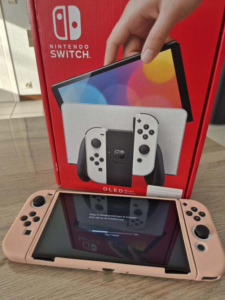 Nintendo switch oled, Games en Spelcomputers, Games | Nintendo Switch, Zo goed als nieuw, Vanaf 7 jaar, Ophalen