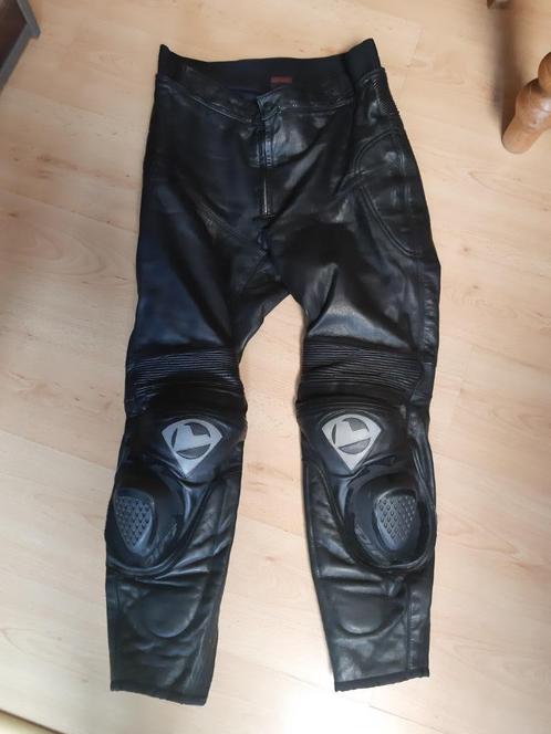 Lederen motorbroek maat 52, Motoren, Kleding | Motorkleding, Broek | leer, Tweedehands, Ophalen of Verzenden