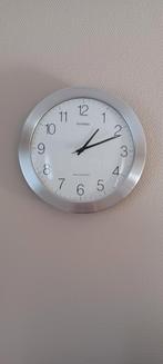 Mooie wandklok pevanda, Enlèvement, Horloge murale