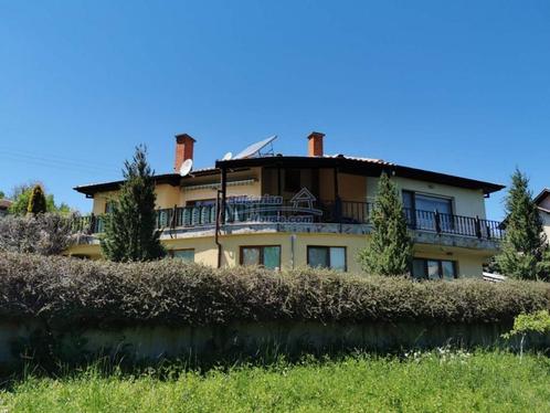 Magnificent property 10 km from the city of the roses - Kaza, Immo, Buitenland, Overig Europa, Woonhuis, Dorp