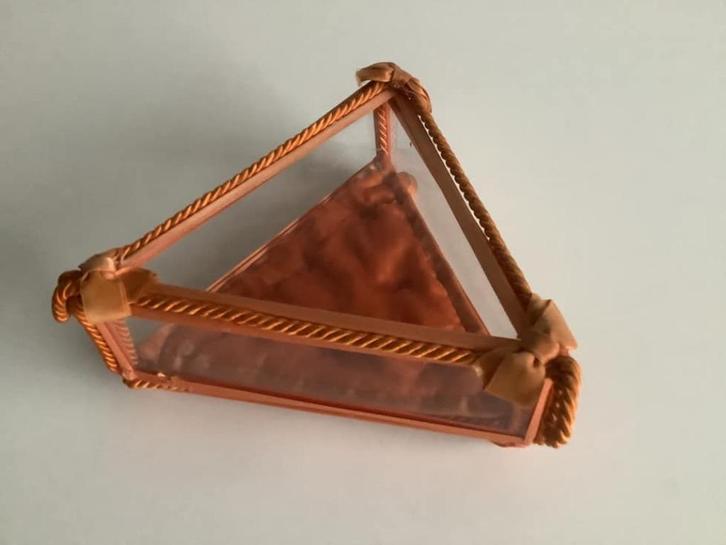 brocante driehoekige Franse vitrinedoos, Antiek en Kunst, Curiosa en Brocante, Ophalen of Verzenden