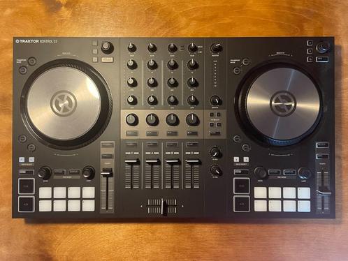 Traktor Kontrol S3 – 4-deck DJ-controller, Muziek en Instrumenten, Mengpanelen, Zo goed als nieuw, Minder dan 5 kanalen, Microfooningang