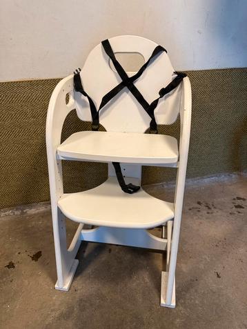 Kinderstoel wit beschikbaar voor biedingen