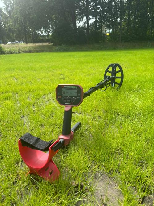 Pas ingeruild // Minelab Vanquish 440 met koptelefoon, Hobby en Vrije tijd, Metaaldetectors, Zo goed als nieuw, Meer dan 30 cm