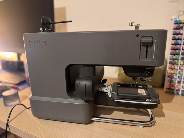 Brother borduurmachine, Hobby en Vrije tijd, Borduren en Borduurmachines, Zo goed als nieuw, Borduurmachine, Ophalen