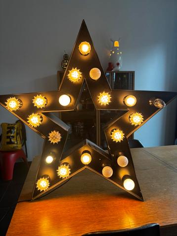 Grote metalen lamp ster beschikbaar voor biedingen