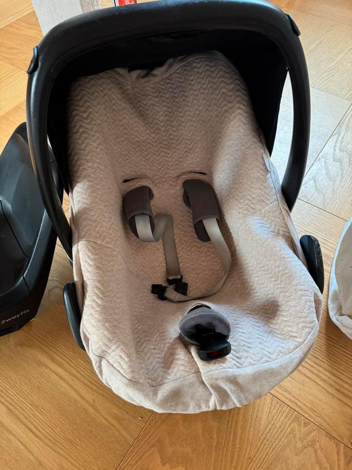 Maxi Cosi + benodigdheden, Kinderen en Baby's, Autostoeltjes, Gebruikt, Maxi-Cosi, Autogordel of Isofix, Ophalen