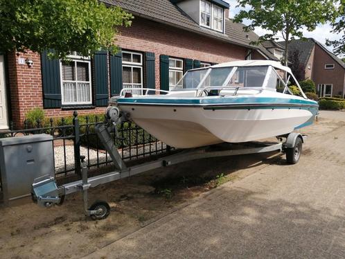 Glastron met bbm en boottrailer, Watersport en Boten, Speedboten, Zo goed als nieuw, Buitenboordmotor, Ophalen