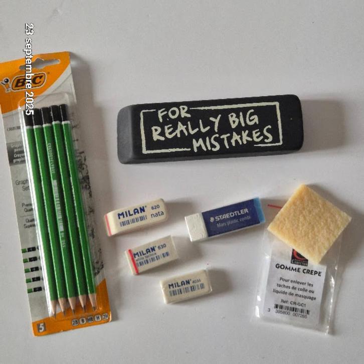 Lot de gommes techniques et set de 5 crayons graphites, Divers, Fournitures scolaires, Neuf, Envoi