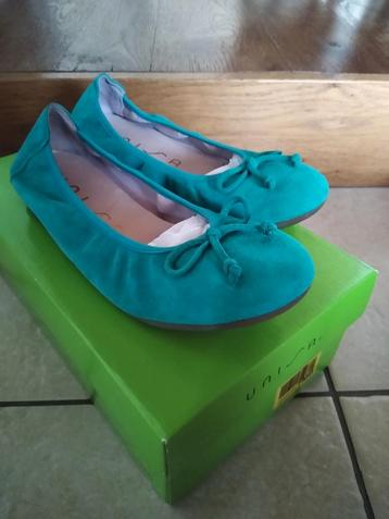 Unisa ballerina's daim maat 36 beschikbaar voor biedingen