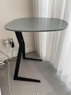 Bijzettafeltje met zwarte poten en glazen blad, Ophalen, 55 tot 75 cm, 60 cm of meer, Glas