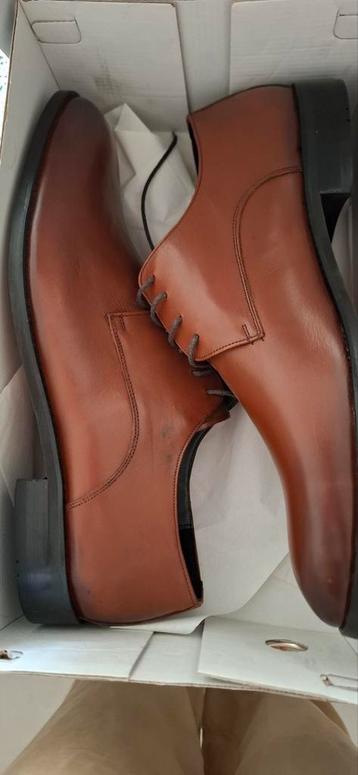 Deftige schoenen beschikbaar voor biedingen