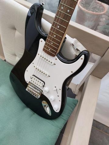 Fender Squier HSS + versterker beschikbaar voor biedingen