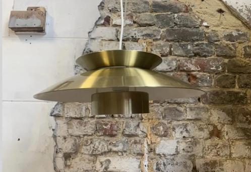 Suspension danoise midcentury en métal de couleur doré., Maison & Meubles, Lampes | Suspensions, Utilisé, Moins de 50 cm, Métal