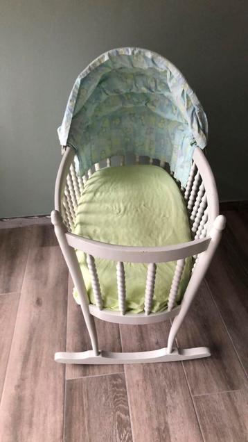 Schommelwieg beschikbaar voor biedingen