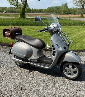 Vespa Gts 300cc met Oddessey Chrome uitlaat (sport) beschikbaar voor biedingen