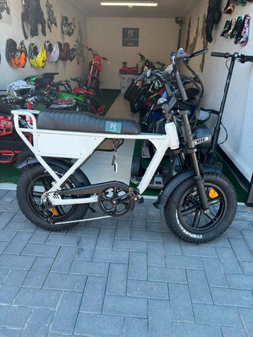 ‼️NIEUW‼️ Ouxi Fatbike C63 16 inch Mini Wit! 2025 beschikbaar voor biedingen