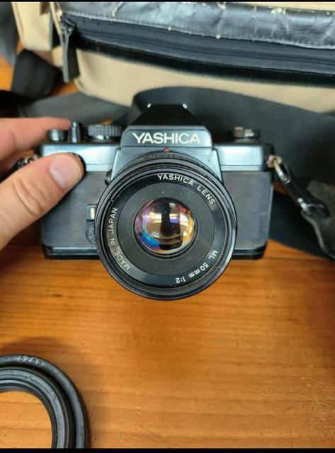 Yashica avec accessoires, TV, Hi-fi & Vidéo, Appareils photo analogiques, Utilisé, Autres Marques, Enlèvement ou Envoi