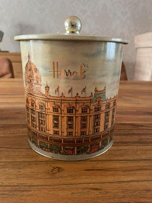 Vintage koekjesdoes van Harrods met ontvochtiger, Verzamelen, Blikken, Gebruikt, Koek(jes), Ophalen of Verzenden