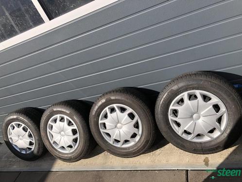 215-65-15 C 104-102 T Ford Transit Custom Zomerbanden met Ve, Auto-onderdelen, Banden en Velgen, Banden en Velgen, Zomerbanden