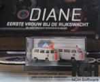 RIJKSWACHT VW T2B MET DE 2 VERSCHILLENDE DEURLOGO'S 1/87, Verzenden, Zo goed als nieuw, Auto