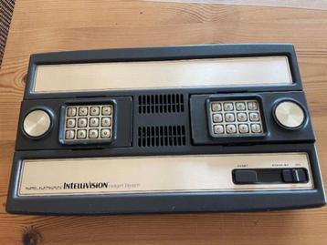 Consolde de jeu Intellivision modèle 3999 disponible aux enchères