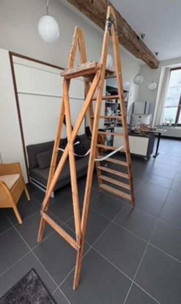 Vintage Antieke Houten ladder in goeds staat  beschikbaar voor biedingen