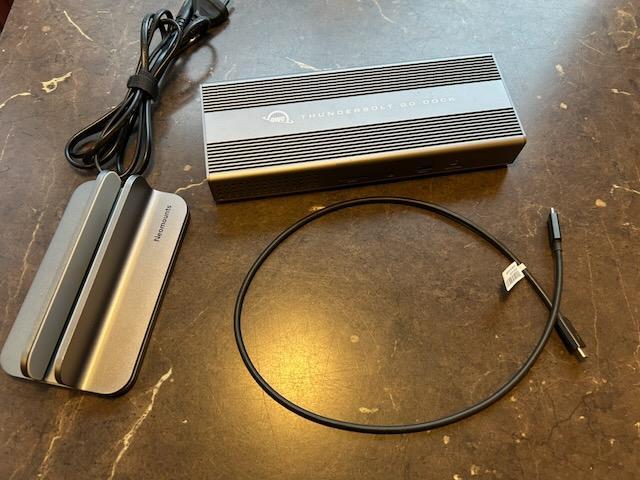 Docking station voor laptop, Computers en Software, Dockingstations, Zo goed als nieuw, Docking station, Laptop, Ophalen