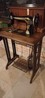 Singer naaimachine met origineel boekje en doosje onderdelen, Antiek en Kunst, Ophalen