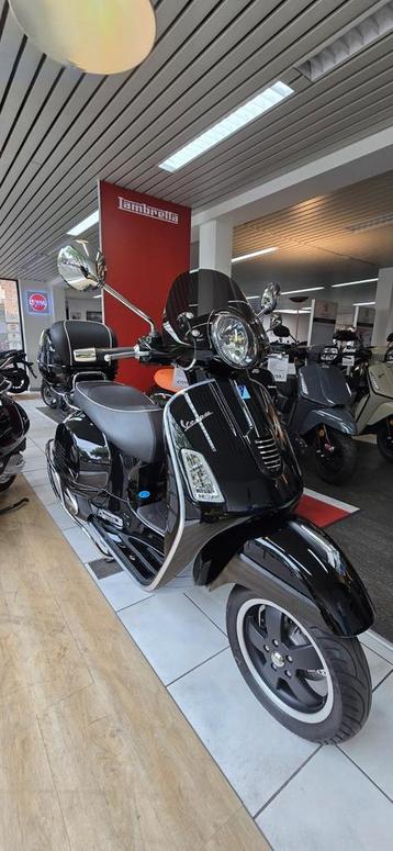 Vespa GTS125ie Super nieuwstaat 1 jaar garantie beschikbaar voor biedingen