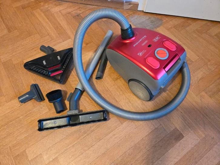 Rowenta busstofzuiger met zak, inclusief accessoires, Elektronische apparatuur, Stofzuigers, Zo goed als nieuw, Stofzuiger, 1600 tot 2000 watt