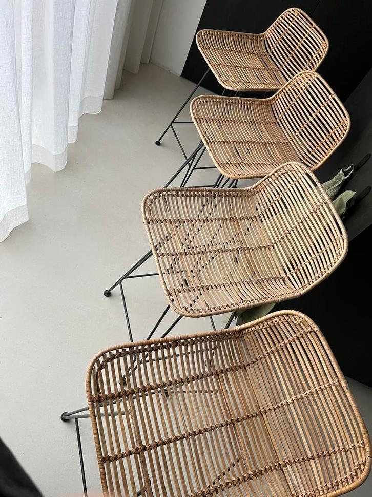 2 rotan barstoelen, Huis en Inrichting, Barkrukken, Zo goed als nieuw, 2 krukken, Ophalen