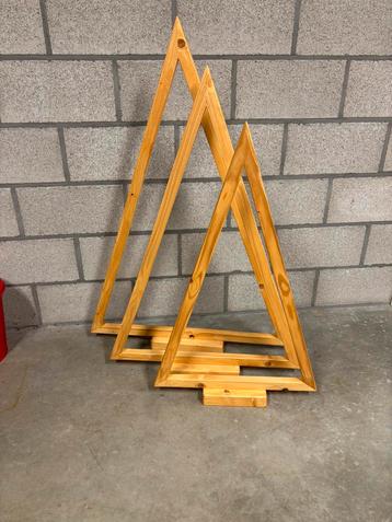 Houten kerstboom beschikbaar voor biedingen